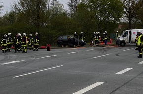 FW Borgentreich: Verkehrsunfall K21 / K16 (Spielberg) in Lütgeneder. Eine Person wurde mit einem Rettungshubschrauber in eine Klinik geflogen.