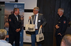 Polizeidirektion Lüneburg: POL-LG: Wechsel an der Spitze der Polizeiinspektion Rotenburg: Dieter Klingforth übernimmt Staffelstab von Jörg Wesemann