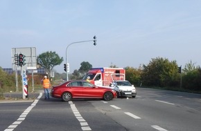 Polizei Düren: POL-DN: Von der Sonne geblendet und Unfall verursacht