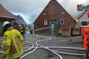 POL-STD: Reetdachhaus im Alten Land abgebrannt - 250.000 Euro Sachschaden