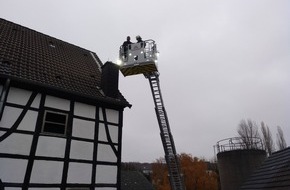 Feuerwehr Wetter (Ruhr): FW-EN: Wetter - Kaminbrand im Ortsteil Esborn