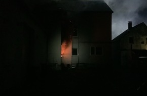 Feuerwehr Gelsenkirchen: FW-GE: Feuer mit Menschenleben in Gefahr
