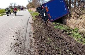 Polizeiinspektion Cuxhaven: POL-CUX: LKW von der Fahrbahn abgekommen - Fahrer stark alkoholisiert (Lichtbild in der Anlage)