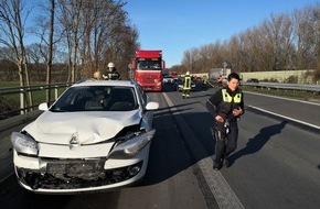 Freiwillige Feuerwehr Werne: FW-WRN: 1RTW - BAB A1 Fahrtrichtung Köln, Km 308- VU 1 Person verletzt