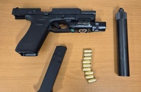 Polizeidirektion Bad Segeberg: POL-SE: Pinneberg - Bedrohung mit Schusswaffe führt zu Polizeieinsatz bei Restaurant - Polizei nimmt Beschuldigten im Nahbereich vorläufig fest