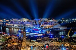 AIDA Cruises: AIDA Bildmeldung: AIDAperla in "Elbe in Concert" zum 837. HAFENGEBURTSTAG HAMBURG