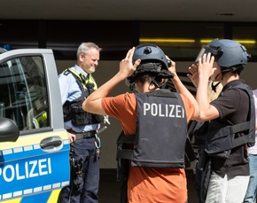 POL-RE: Kreis Recklinghausen/ Bottrop: Gute Gespräche und viel Interesse an der "AnsprechBAR an Schulen"