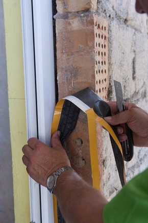 illbruck im Einsatz bei der Sanierung in Eisenhüttenstadt: Saubere Lösungen für typische Sanierungsaufgaben