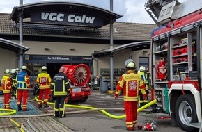 Kreisfeuerwehrverband Calw e.V.: KFV-CW: Leergutautomat in Brand / Einkaufsmarkt evakuiert