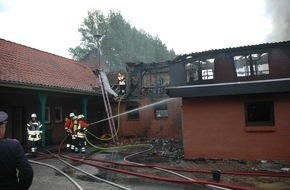Polizeiinspektion Cuxhaven: POL-CUX: Großbrand an Schulzentrum - Versicherer setzt hohe Belohnung aus Sachverständiger bestätigt: Es war Brandstiftung