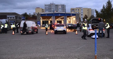 Polizei Bremerhaven: POL-Bremerhaven: Licht-Test-Aktion 2022: Polizei führt Beleuchtungskontrollen durch