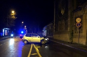 Polizeidirektion Worms: POL-PDWO: Worms - Glatteisunfall - Autofahrer prallt gegen Friedhofsgebäude