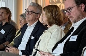 Bibel TV: Internationaler Programm-Partnertag von Bibel TV: Wie erreicht christlicher Content die Menschen von heute? / Medienmacher aus f&uuml;nf L&auml;ndern diskutieren &uuml;ber KI, Authentizit&auml;t und neue Formate