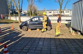 Feuerwehr Paderborn: FW Paderborn: Girls'Day bei der Feuerwehr Paderborn - Ein spannender Tag voller neuer Eindrücke