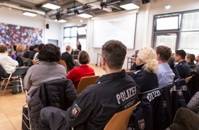 Polizeipräsidium Recklinghausen: POL-RE: Recklinghausen: Mit Prominenz gegen Hass und Hetze - Prof. Dr. Khorchide bei Veranstaltung von Polizei und Schulen