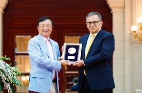 Huawei Technologies Deutschland GmbH: Huawei w&uuml;rdigt Dr. Erdal Arikan, den Vater der Polarcodes, f&uuml;r sein Engagement im Bereich der Grundlagenforschung (FOTO)