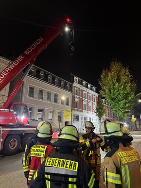 FW-EN: Feuerwehr, THW und Hilfsorganisationen weiter an der Hagener Straße intensiv im Einsatz