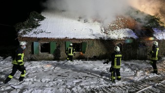 Freiwillige Feuerwehr Kalkar: Feuerwehr Kalkar: Gebäudebrand in Kalkar Kehrum