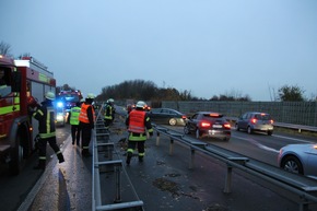 FW-WRN: Unfall auf der BAB1 mit drei PKW, Folgeeinsatz auf der Gegenspur