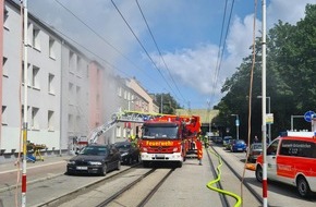 Feuerwehr Gelsenkirchen: FW-GE: Menschenrettung über Leiter bei Kellerbrand in Gelsenkirchen Beckhausen