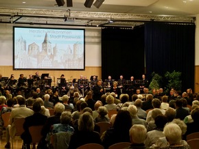 BPOLI PW - GdpD POM: Konzert für den Frieden begeisterte das zahlreiche Publikum Benefizkonzert spielte 4310 Euro ein