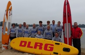 Kreispolizeibehörde Kleve: POL-KLE: Kleve - Polizei NRW wärmt Freiwasserschwimmer mit Hoodies