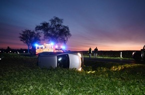Feuerwehr Pulheim: FW Pulheim: PKW landete im Feld