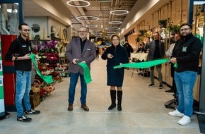 EDEKA Rhein-Ruhr Stiftung & Co. KG: Pressemitteilung | Jacqueline Bila und Marktleiter David Pietrusiak eröffneten Marktkauf Sundern