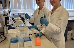 Hochschule Bremerhaven: Bremerhavener Studentinnen optimieren Einfriermethode zur Lagerung von Algen
