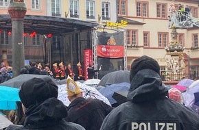 Polizeipräsidium Trier: POL-PPTR: 1.000 Fastnachter trotzen dem Regen und feiern friedlich auf dem Hauptmarkt