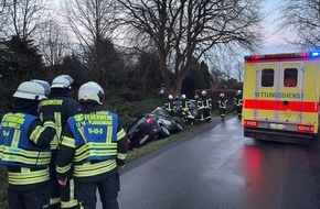 Freiwillige Feuerwehr Aurich: FW-AUR: Eingeschlossene Person nach Unfall gemeldet
