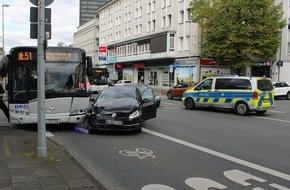 Polizei Hagen: POL-HA: Drei Leichtverletzte nach Abbiegeunfall