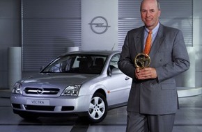 Opel Automobile GmbH: "Goldenes Lenkrad 2002": Begehrte Auto-Trophäe geht nach Rüsselsheim / Das beste Mittelklasse-Auto heißt Opel Vectra