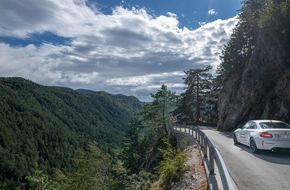 Hankook Tire Europe GmbH: 36 Grad und hei&szlig;er Asphalt: Reifentipps f&uuml;r sichere Fahrt