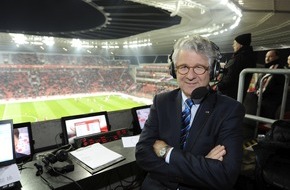 Sky Deutschland: Mit der roten Laterne in die Länderspielpause? Der BVB gegen Gladbach am Sonntag live bei Sky / "Sky90" am Sonntag u.a. mit Oliver Bierhoff, Sky Experte Christoph Metzelder, Bernd Krauss (FOTO)