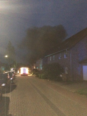 FW-Stolberg: Zwei Schwerverletze und hoher Sachschaden bei Hausbrand - Feuer SOS