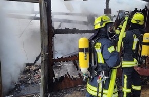 Polizeiinspektion Stade: POL-STD: Carport mit Schuppen in Dornbusch ausgebrannt