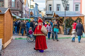 Pressemitteilung: Lichterglanz, Lebkuchen und Lametta