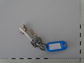 POL-HL: Lübeck - Stadtgebiet / Polizei sucht Eigentümer von Schlüsseln