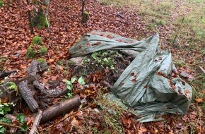Polizeidirektion Wittlich: POL-PDWIL: Illegale Müllentsorgung im Staatswald bei Pelm