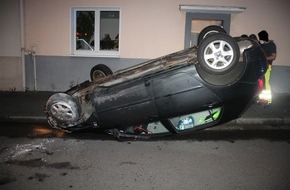 Kreispolizeibehörde Siegen-Wittgenstein: POL-SI: Parkversuch endet auf dem Fahrzeugdach -#polsiwi