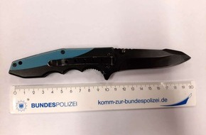 Bundespolizeidirektion Sankt Augustin: BPOL NRW: Bundespolizei stellt bei 33-Jährigem Messer und Drogen sicher