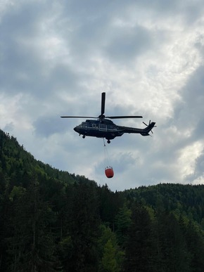 BPOLD 11: Brandbek&auml;mpfung aus der Luft: Die Bundespolizei im Einsatz gegen den Waldbrand im Landkreis Traunstein