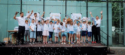 Polizeipr&auml;sidium Frankfurt am Main: POL-F: 260601 - 0674 Frankfurt - Polizeipr&auml;sidium: Polizeipr&auml;sident M&uuml;ller ernennt 24 Kinder Cops - Ausweitung des Programms im kommenden Schuljahr geplant