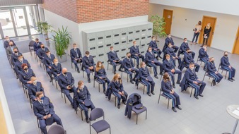 Polizeipräsidium Mittelfranken: POL-MFR: (287) Polizeipräsidium Mittelfranken begrüßt neue Beamtinnen und Beamte