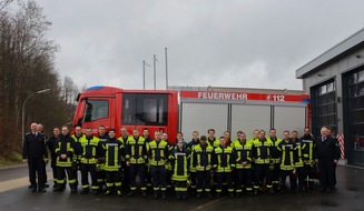 Freiwillige Feuerwehr Finnentrop: FW Finnentrop: Grundausbildung beendet - 22 Einsatzkräfte schließen Truppmann-Ausbildung erfolgreich ab