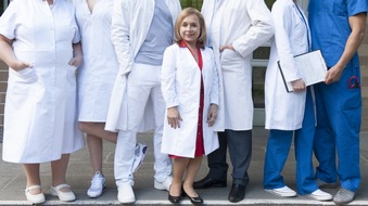 ZDF: Mit den Kleinen auf Augenhöhe / ZDF dreht Serie mit ChrisTine Urspruch als "Dr. Klein" (FOTO)