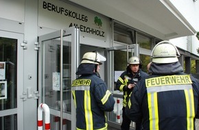 Feuerwehr der Stadt Arnsberg: FW-AR: ABC-Großlage am Berufskolleg erfordert Einsatz von Feuerwehr und Rettungsdienst