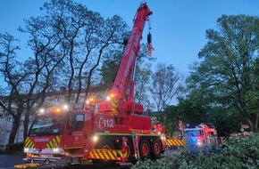 Feuerwehr und Rettungsdienst Bonn: FW-BN: Sturmtief führt zu vielen Einsätzen für die Feuerwehr