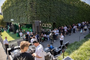 TikTok-Star Ferdi Ünlü eröffnet ersten Dönerladen in der Outletcity Metzingen: Keladams Kebab